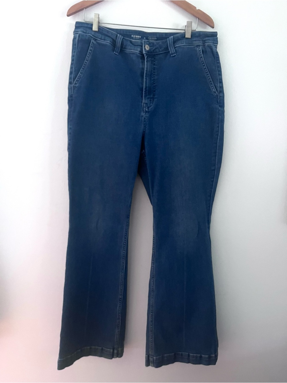 Old Navy Extra High Rise Flare Trouser Medium Wash Smooth Pocket Women's Size 18